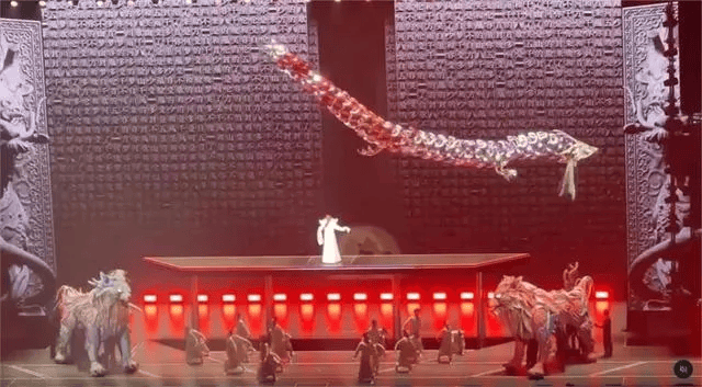 刘德华在台唱《中国人》被攻击，有人指出一个事实…