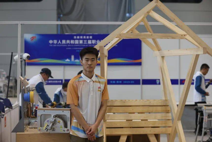 龙匠风采｜木工项目金牌得主刘德祥：国赛金牌只是起点 想要获得世界冠军