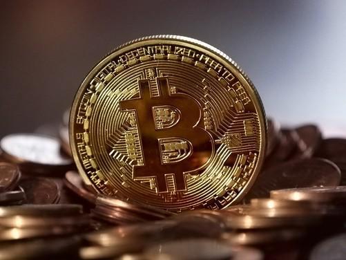 半个BTC(半个月亮爬上来)